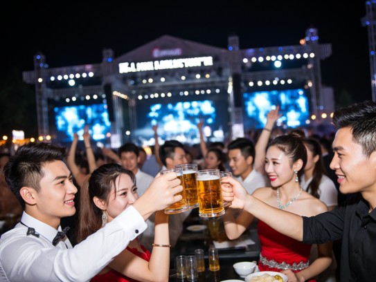 太原夜场火热招募，灯火辉煌夜幕下，服务员岗位邀你共赴璀璨夜生活