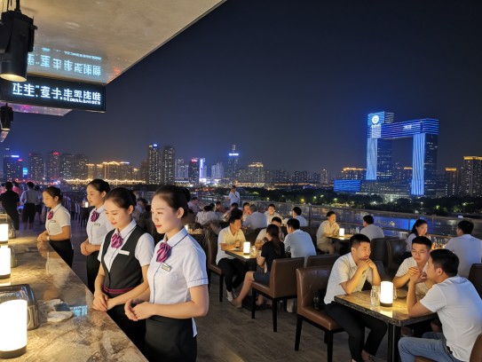 蚌埠夜生活招聘，夜幕下寻找热情服务员，梦工厂夜场职位火热启航中！