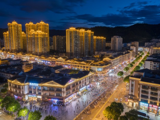 夜幕黔南，灯火招贤，探寻成语背后的夜场服务员招聘热潮