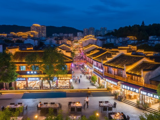 夜幕下的景德镇招聘，探寻繁华背后的人文关怀与服务员职位