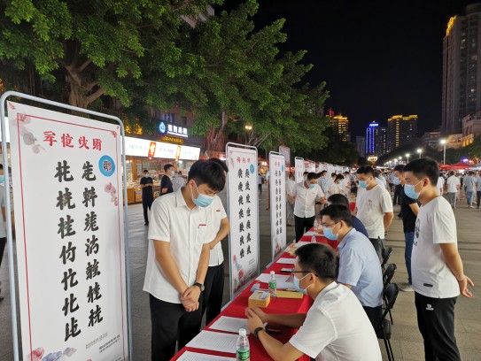 夜幕低垂招聘正浓，儋州夜场热招服务员，成语故事助力求职之旅