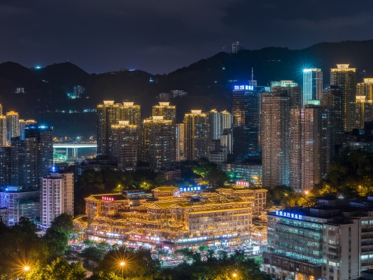 夜幕下的渝中星光，揭秘服务员招聘背后的繁华夜场生活