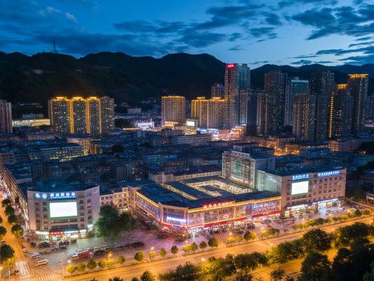 夜幕下的临沧灯火，揭秘临沧夜场服务员招聘热潮背后的故事