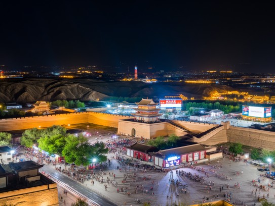 嘉峪关夜场招聘热潮来袭，成语‘夜幕招贤’，韵动嘉峪关营销人才盛宴